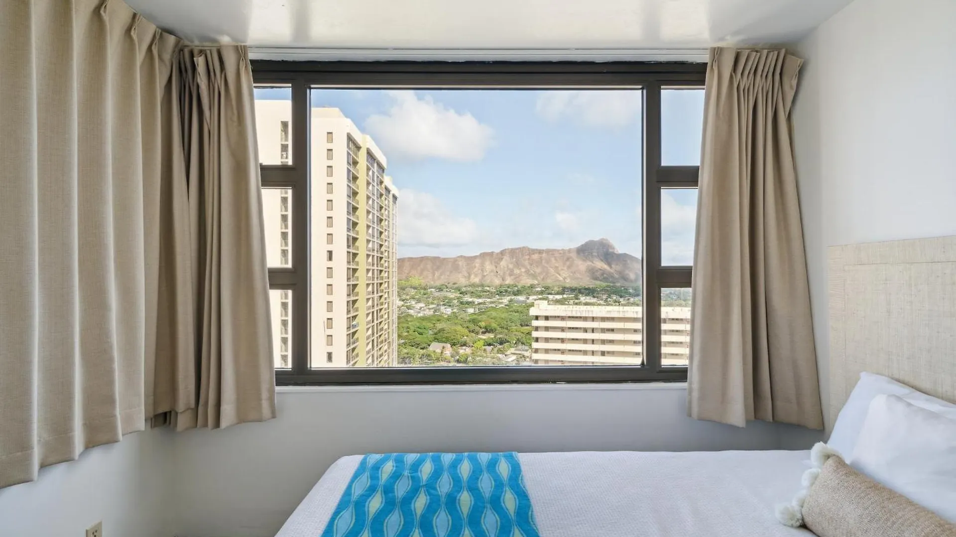 Tower 1 Suite 3007 Condo Honolulu 0*,